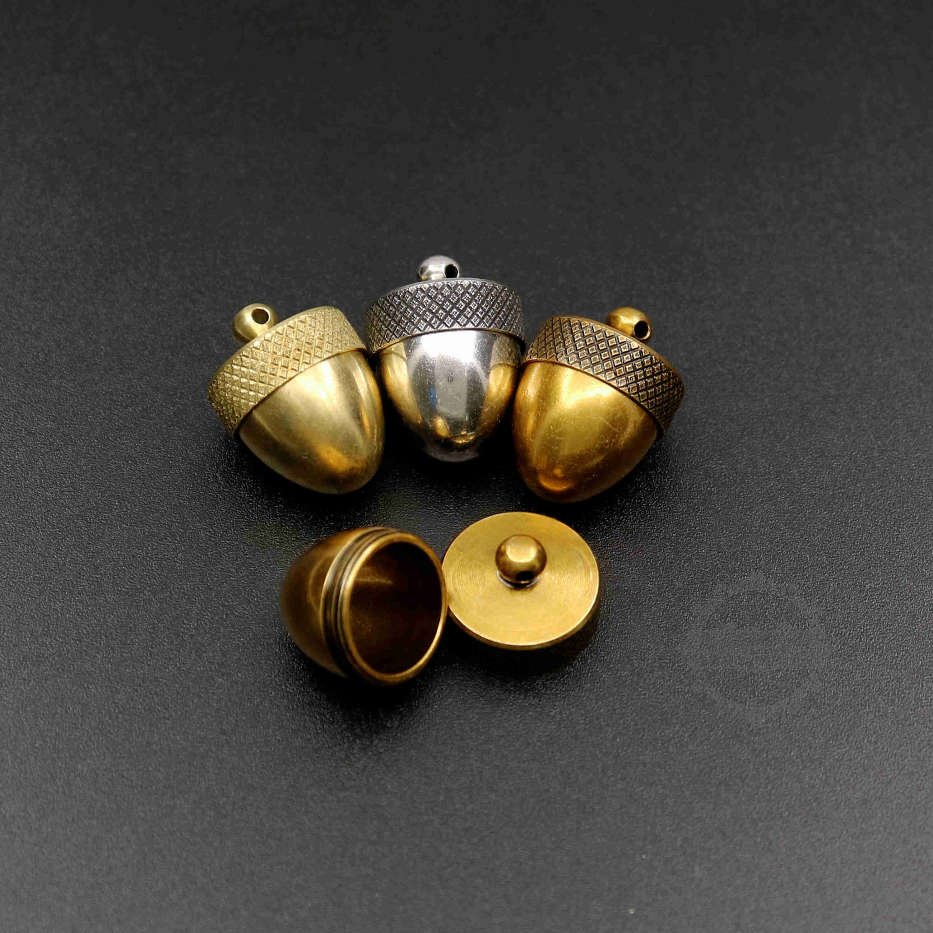 Medallón de tuerca de Bellota  - Vintage Fashion Icons reseña y precio